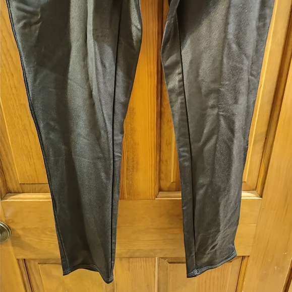 DG2 faux leather look large leggings - Picture 2 of 7
